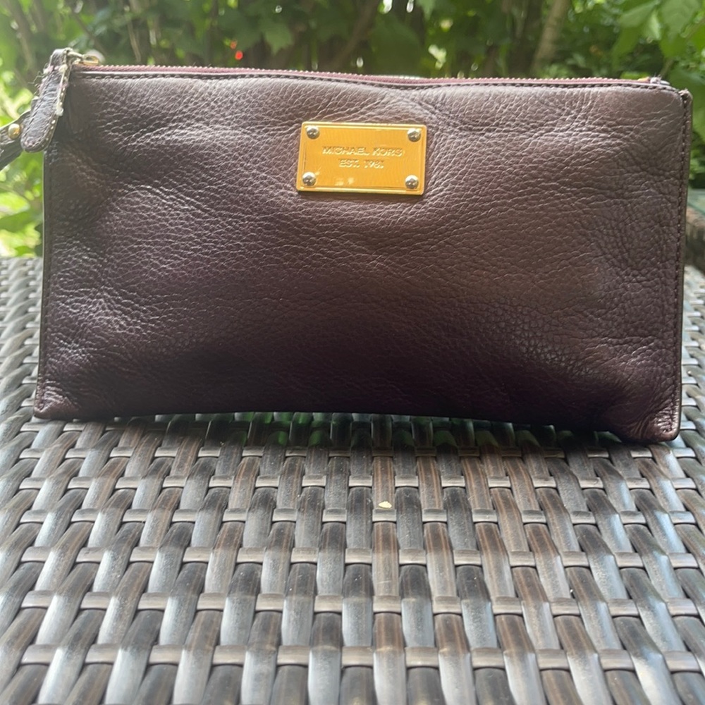 Michael kors wristlet